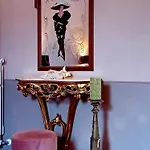 La Casa Rosa 3*