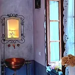 La Casa Rosa 3*