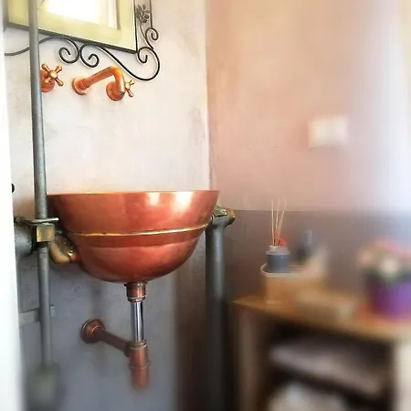 La Casa Rosa Bed and Breakfast Pigna
