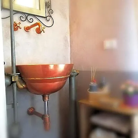 La Casa Rosa Bed & Breakfast Pigna