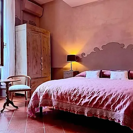 La Casa Rosa Bed & Breakfast
